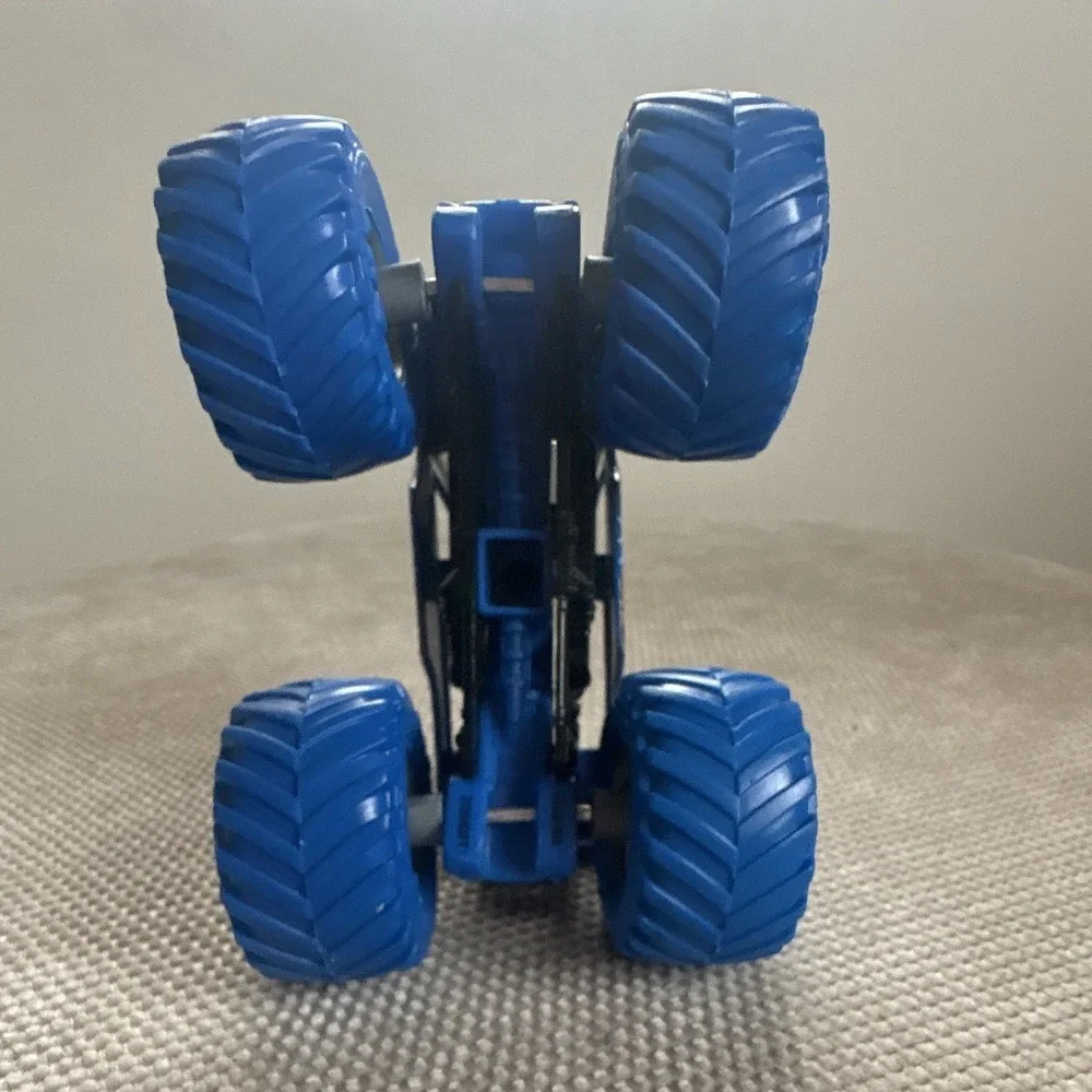 Monster Jam 1:64 Stone Crusher Gray Blue Tires 2023 Monster Truck Die Cast Metal